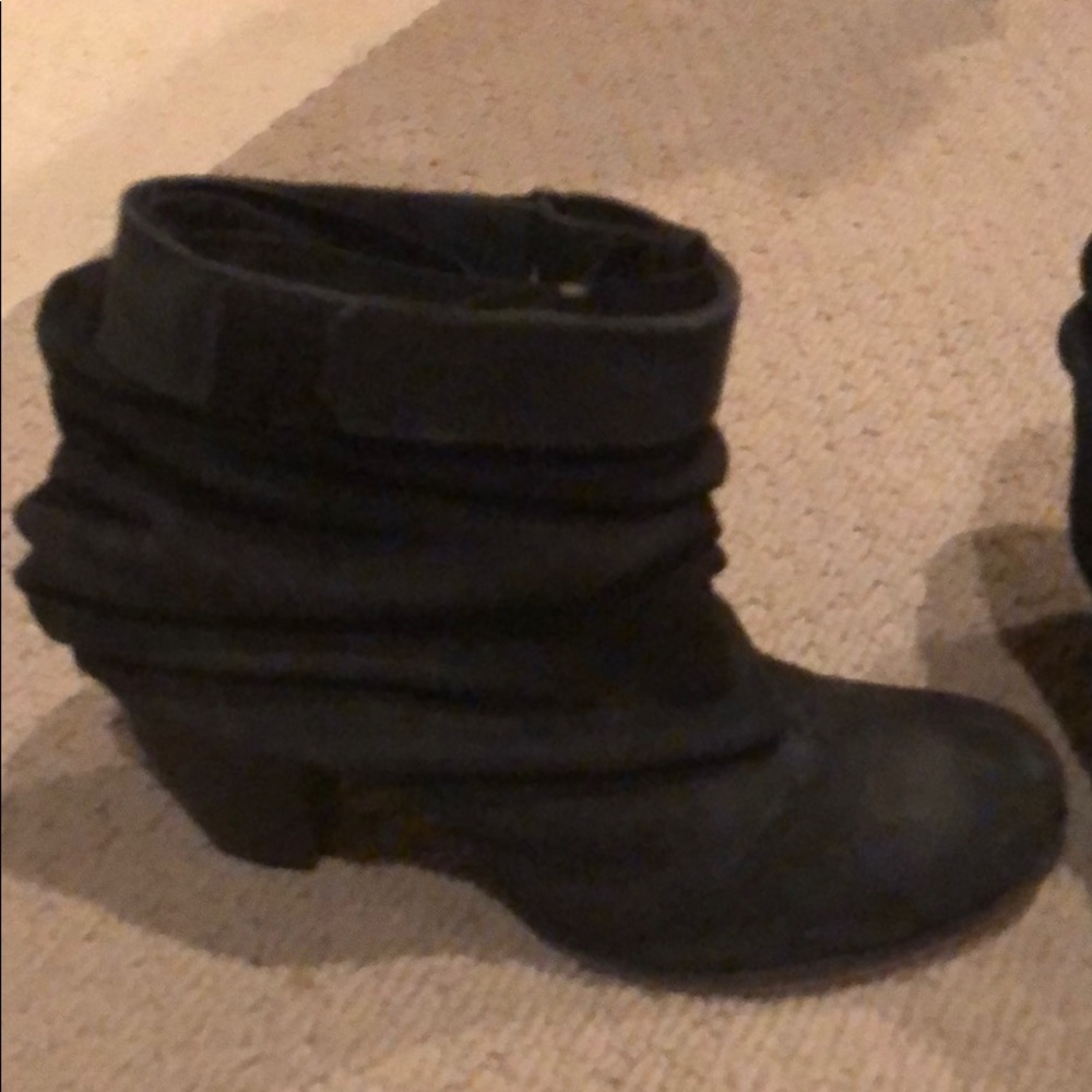 LD Tuttle booties - Picture 2 of 5